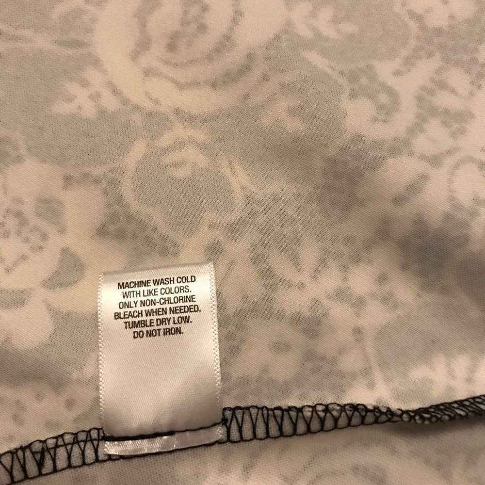 B-2). Roz & Ali Skirt w stylishly lovely appliqué - Picture 7 of 7